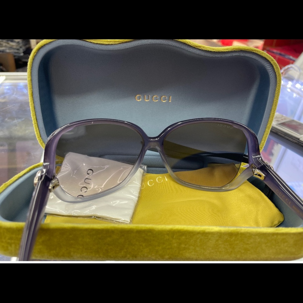 Gucci sunglasses 🕶💓💓 - Picture 8 of 9